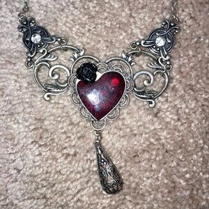 Hot topic heart necklace